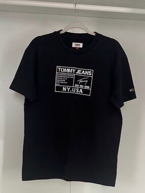Tommy Hilfiger Black Graphic Logo Short Sleeve Tee